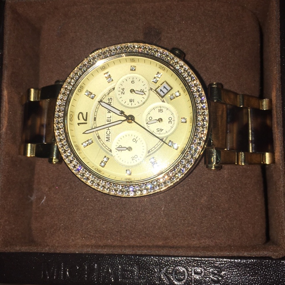 Watch - Picture 2 of 4